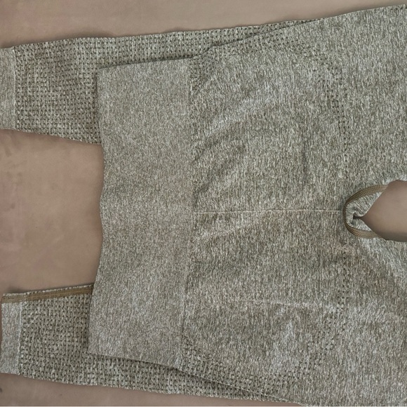 Gymshark leggings - Picture 2 of 3